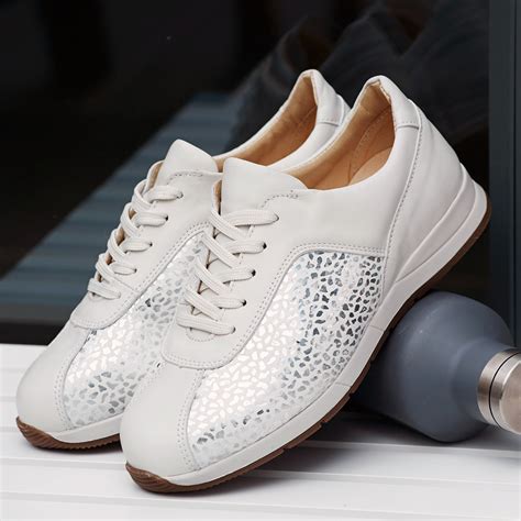Db studio shoes - Find the best athletic shoes, sneakers and more at DSW. Free shipping, great deals and VIP perks. Shop the latest shoes online or at your nearest shoe store.